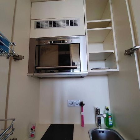 Sharing Studio Apartment With Me Múnich Exterior foto