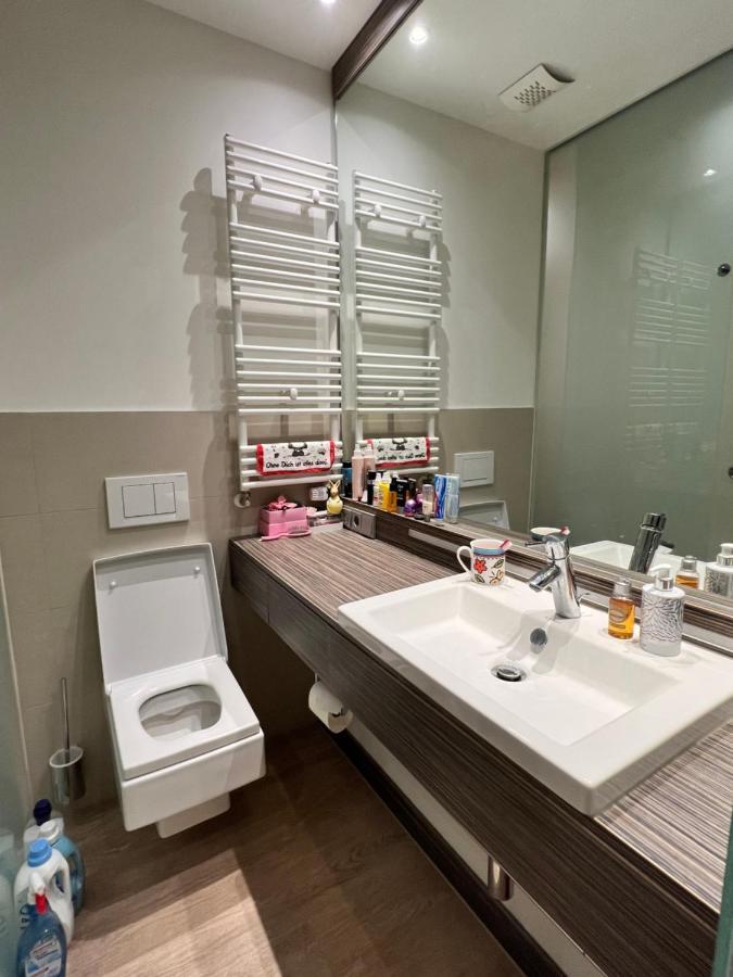 Sharing Studio Apartment With Me Múnich Exterior foto